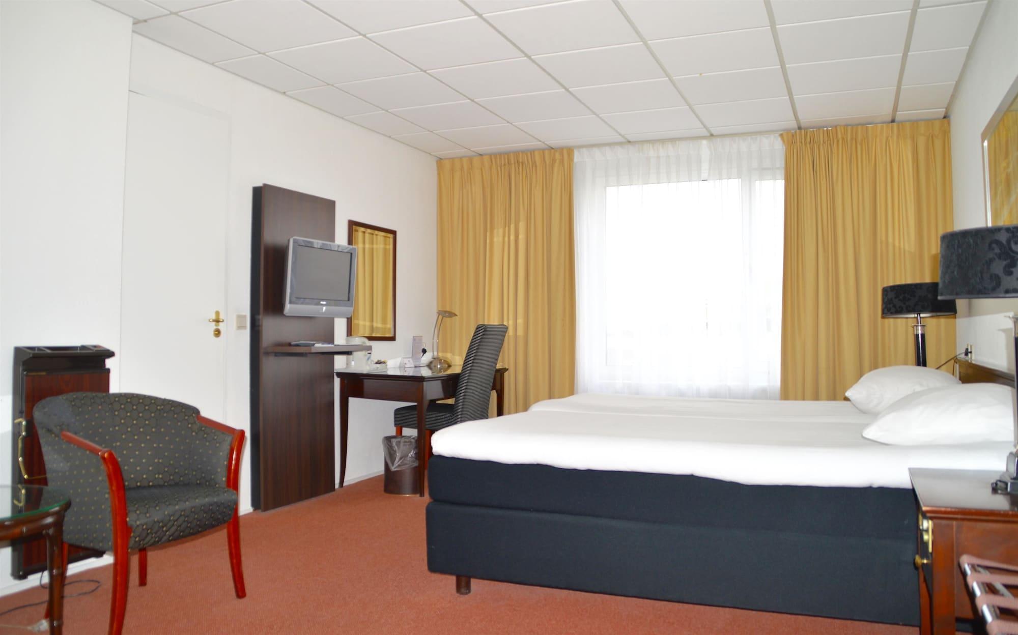 Hotel Golden Tulip L'Escaut Terneuzen Exterior foto
